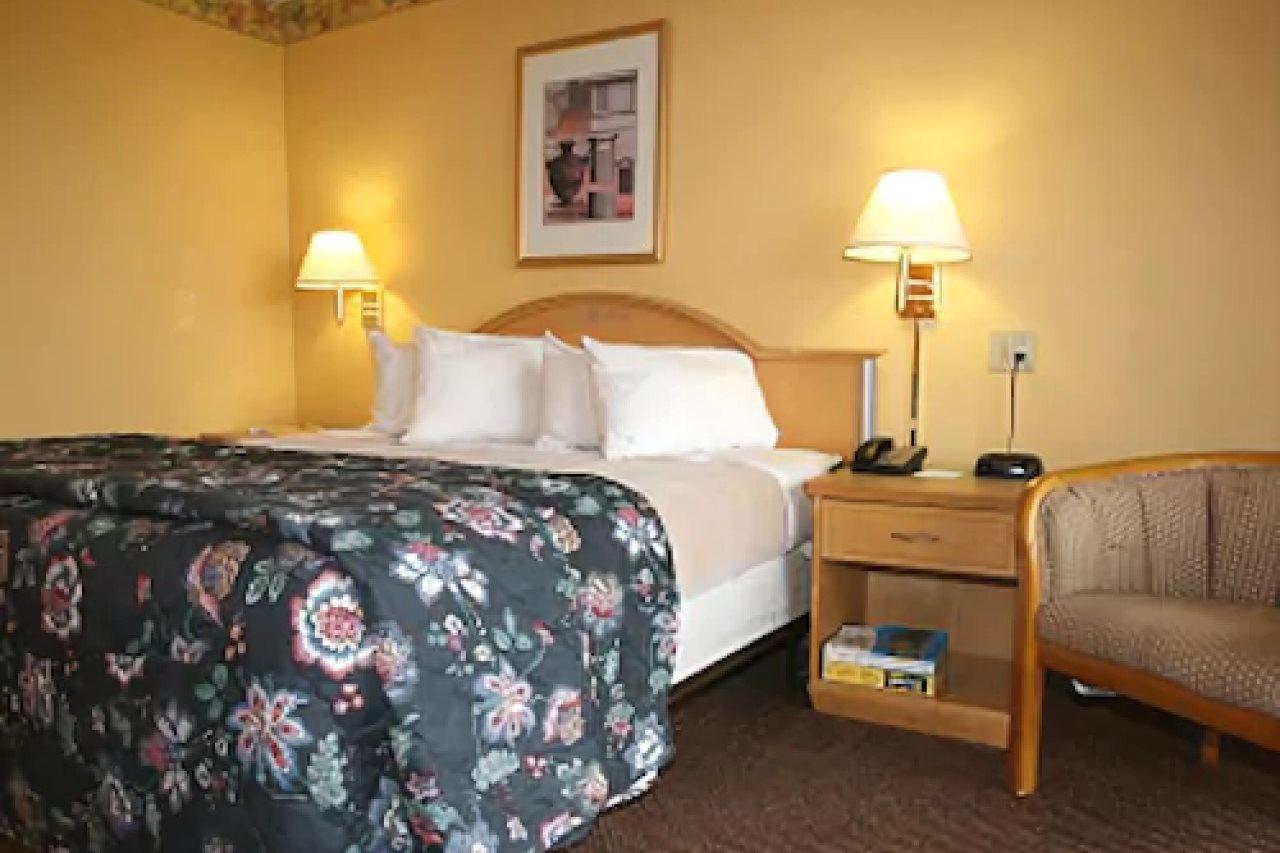 Knights Inn Six Flags Lodge West Kültér fotó